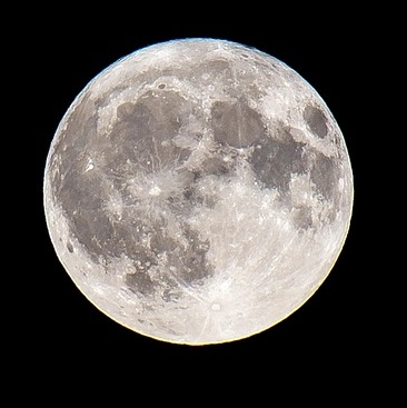moon-2822958_640